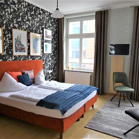 Hotel Pension Zur Faehrbruecke Щралзунд Екстериор снимка