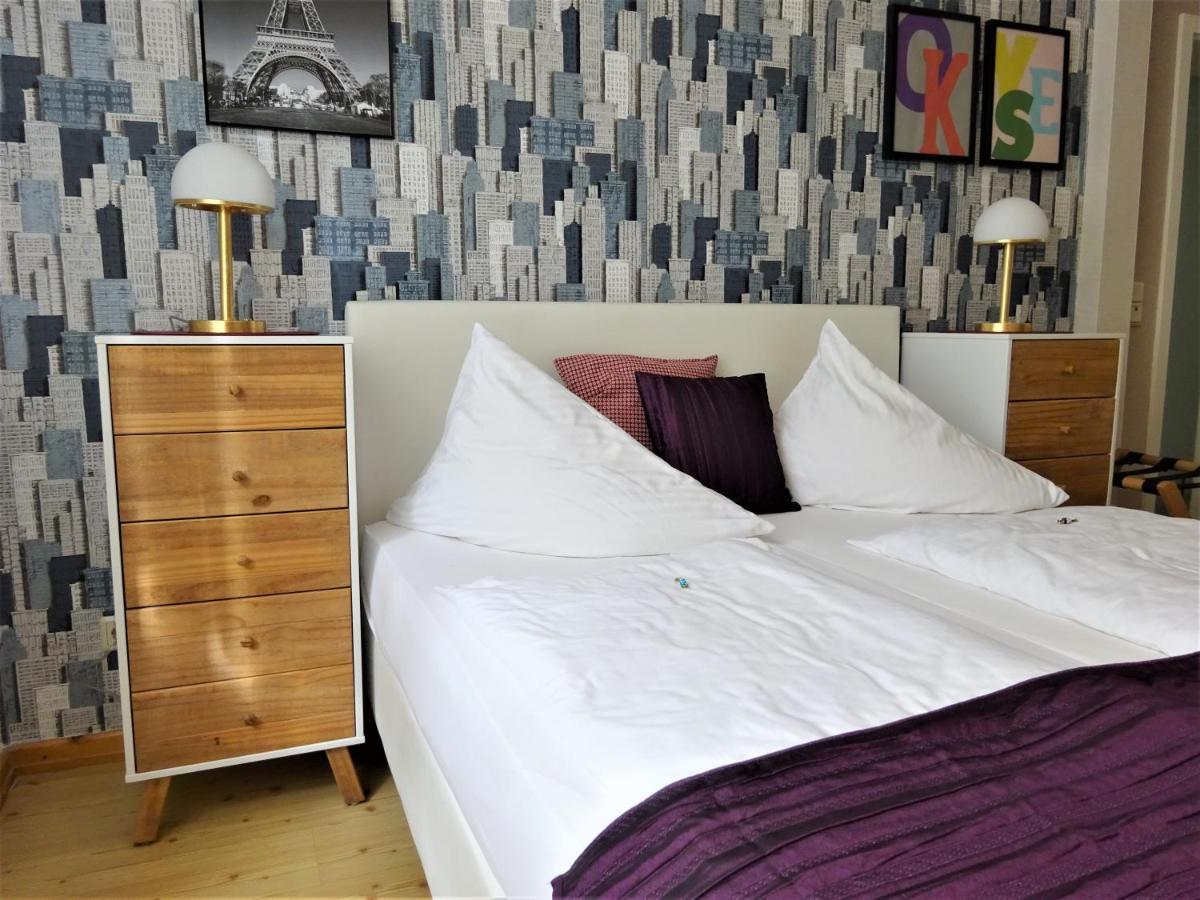 Hotel Pension Zur Faehrbruecke Щралзунд Екстериор снимка