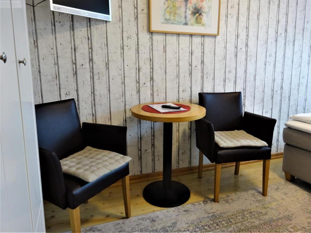 Hotel Pension Zur Faehrbruecke Щралзунд Екстериор снимка