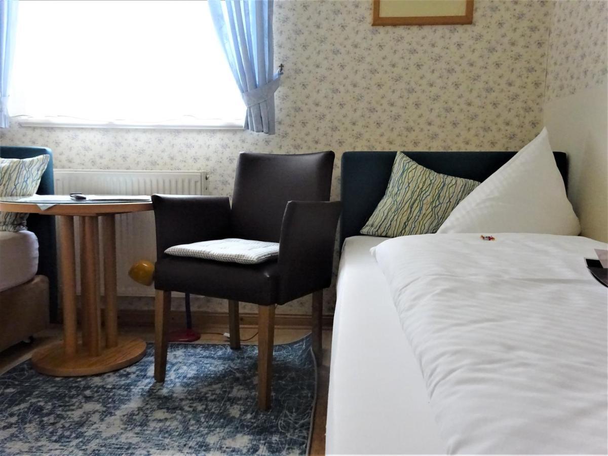 Hotel Pension Zur Faehrbruecke Щралзунд Екстериор снимка
