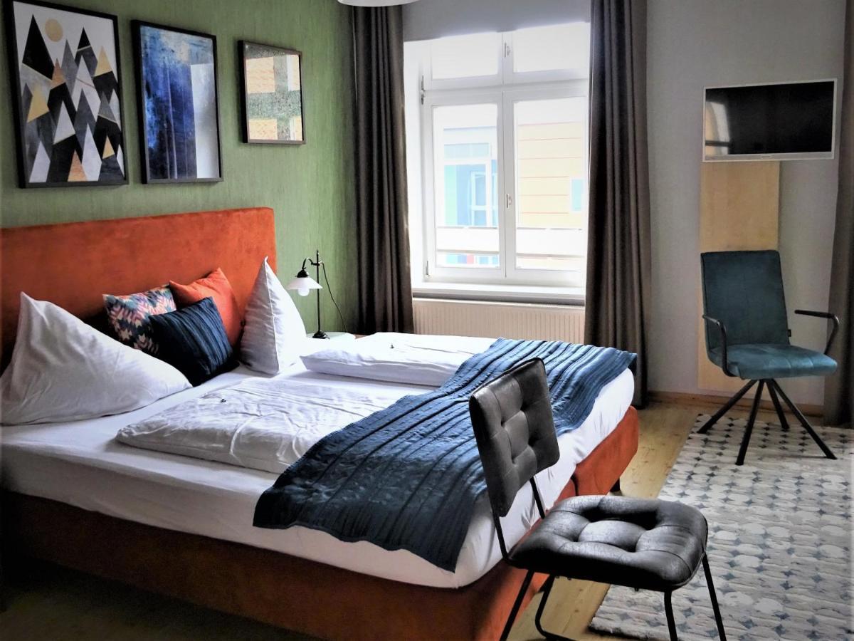 Hotel Pension Zur Faehrbruecke Щралзунд Екстериор снимка
