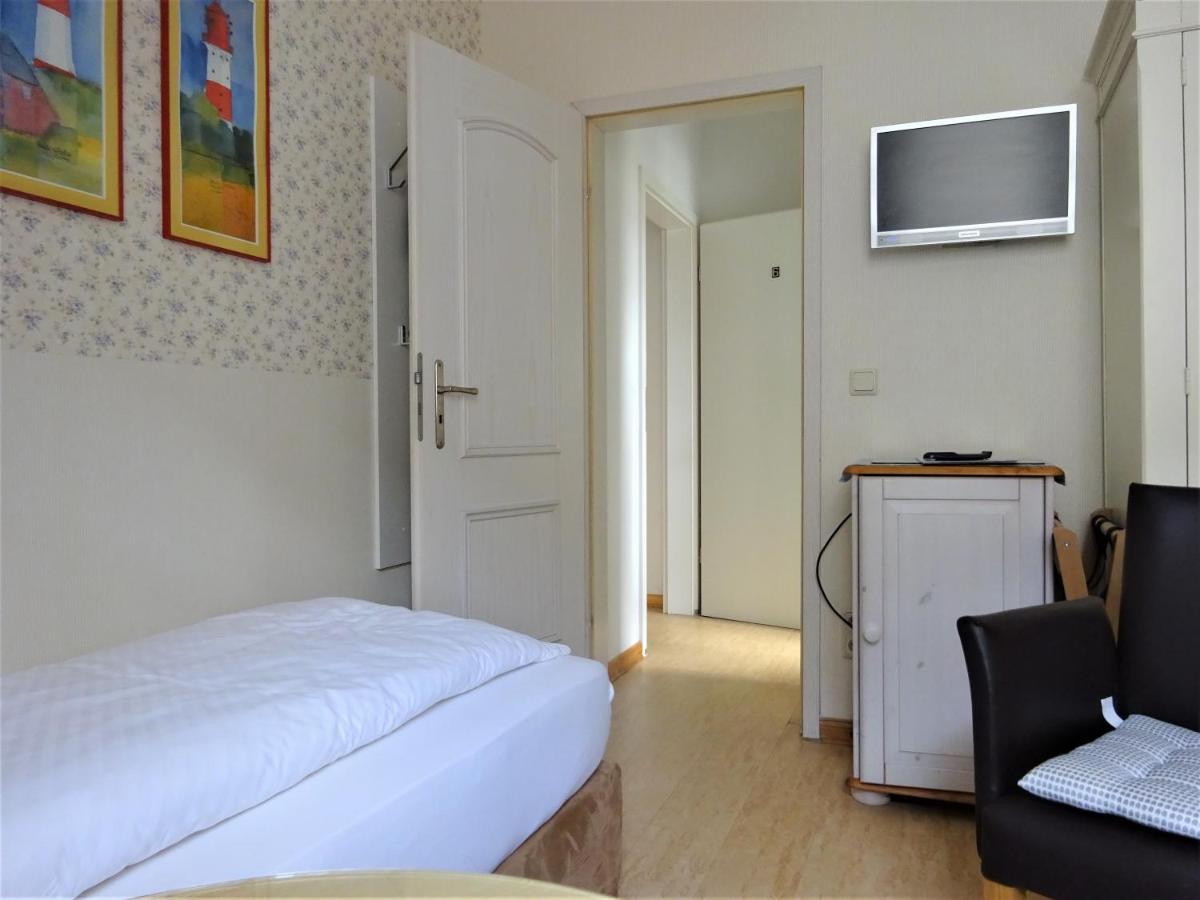 Hotel Pension Zur Faehrbruecke Щралзунд Екстериор снимка