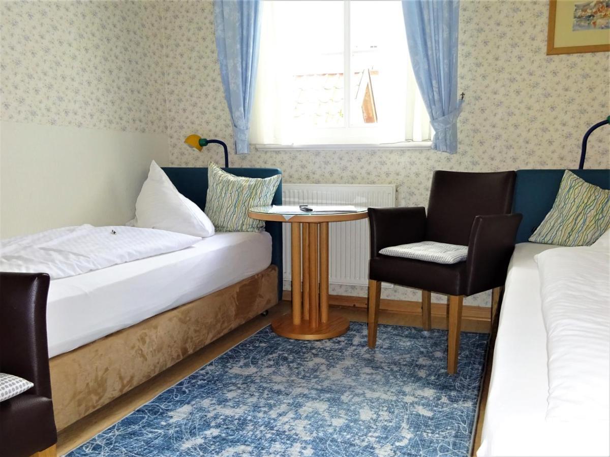 Hotel Pension Zur Faehrbruecke Щралзунд Екстериор снимка