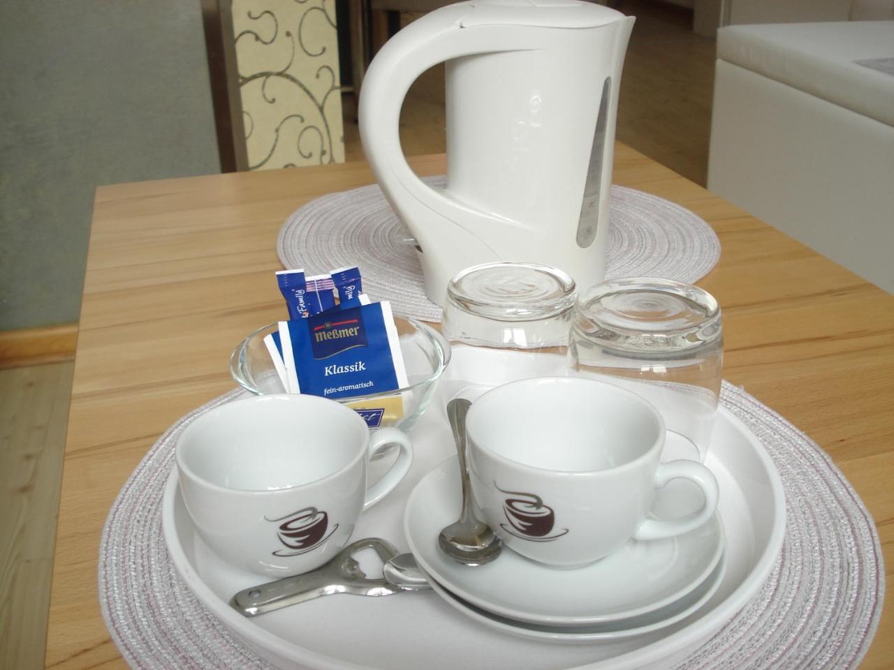 Hotel Pension Zur Faehrbruecke Щралзунд Екстериор снимка
